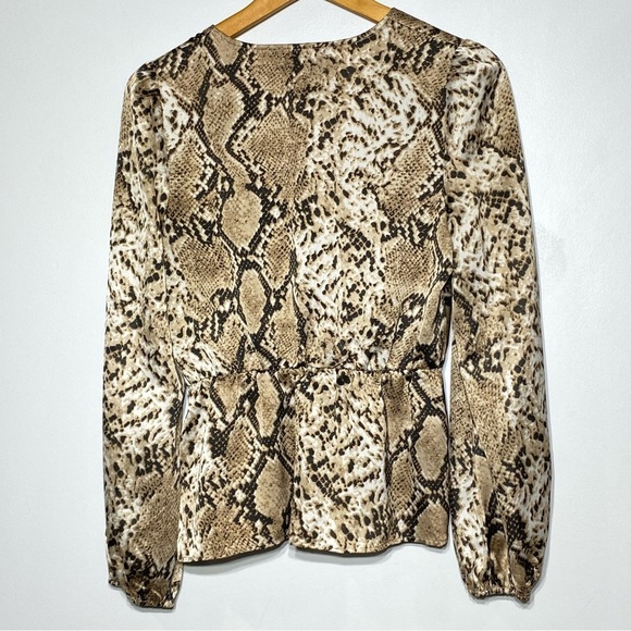 AKIRA Blouse Womens M Snakeskin Print V-Neck Long Sleeve Cinched Waist - Picture 8 of 16